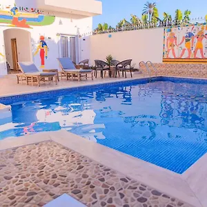 https://villa-desert-rose.hotels-luxor-egypt.com
